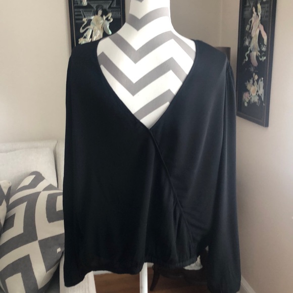 Ann Taylor Loft Black V Back Top NWT - Picture 2 of 4